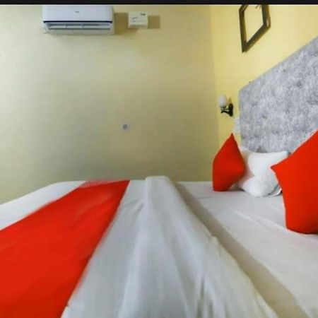 Oyo Green Villa Meerut Buitenkant foto